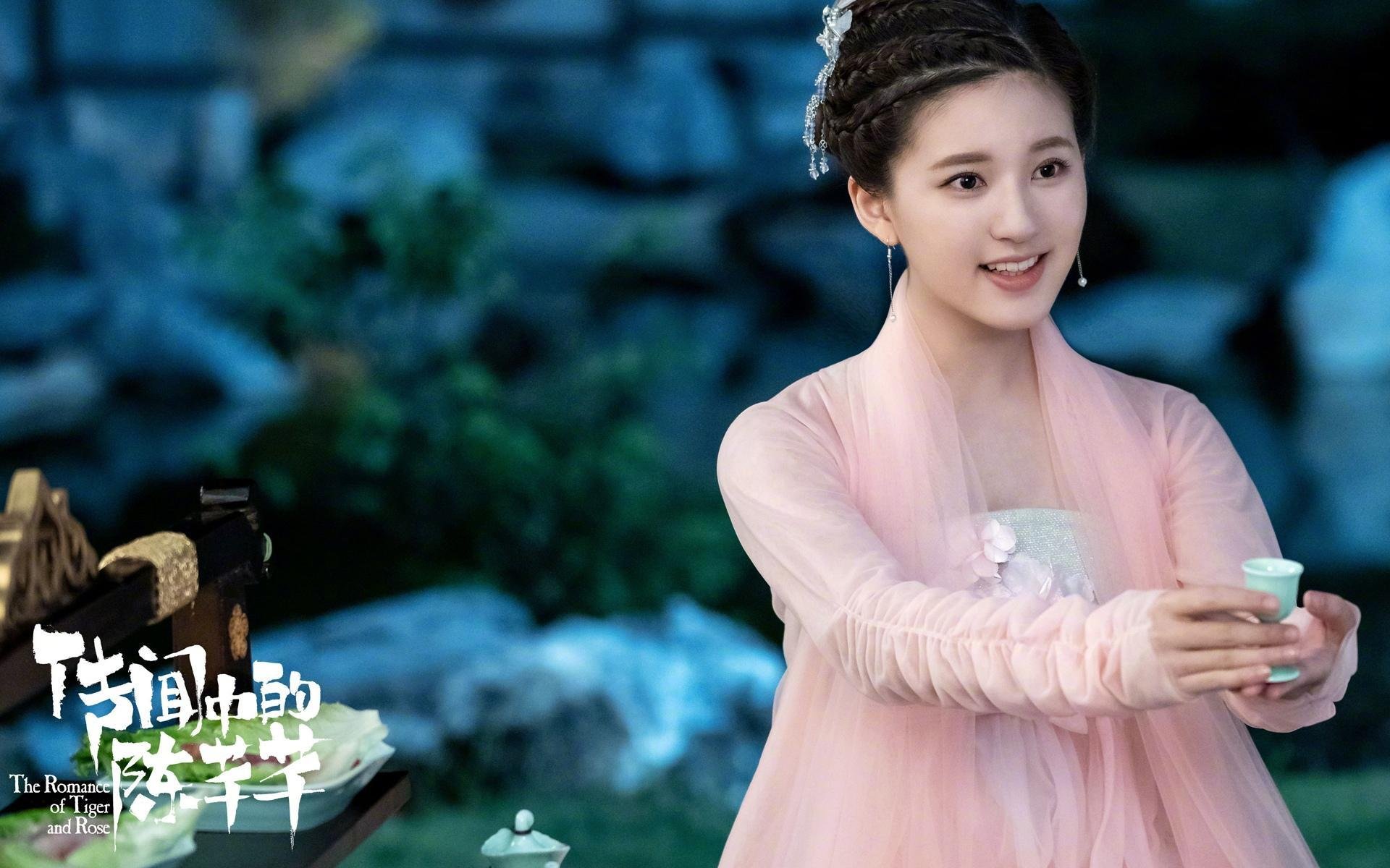 皇家贝蒂斯通过中路组织持续控球推进，皇家贝蒂斯对