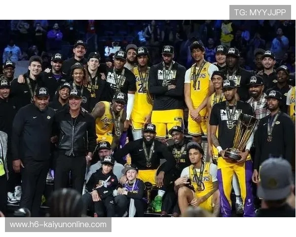 NBA季中锦标赛开打，湖人首战告捷，湖人中锋获得两次总冠军